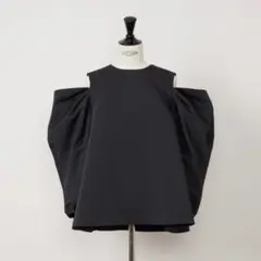 【新品未使用タグ付】Heve へイヴ　カットオフショルダー　ブラック 2026年最新】HEVE カットオフショルダーの人気アイテム - メルカリ