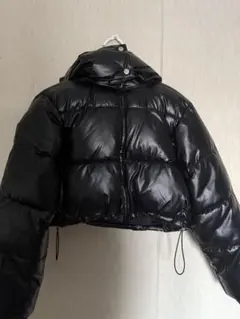 ブラックショート丈ダウンジャケット