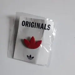 adidas ピンバッチ　アカ　非売品