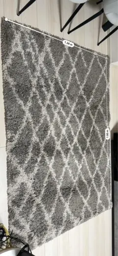 グレーとホワイトのシャギーラグ 130x180cm