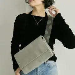 イアパピヨネ 柄ワイドテープ ショルダーバッグ　グレー