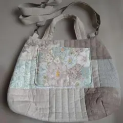 ハンドメイド　パッチワークキルティングバッグ