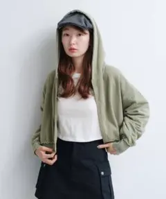 【Kastane】ダブルジップスウェットパーカーカーキ 新品未使用のサムネイル