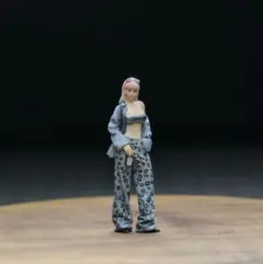 1/64 女性フィギュア ストリートファッション ジオラマ 完成品 - メルカリ