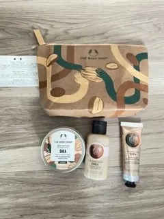 【新品未使用】THE BODY SHOP シア ギフトセット ポーチ付きのサムネイル
