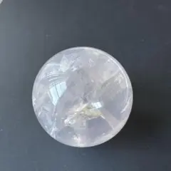朝霧の庭を宿すヒマラヤ水晶｜ソフトガーデン（59.0㎜／木製蓮台座付き