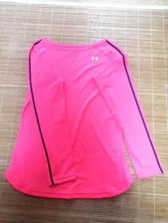 UNDER ARMOURレディース長袖