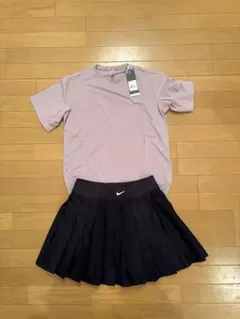 NIKE 薄紫色Tシャツと黒スカートセット Mセットアップ