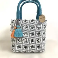 Item thumbnail for item 22d6db1e-2a96-4f3a-b51d-1ac80eb89748