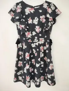 新品タグ付 LODISPOTTO 花柄 フレアワンピース M 黒のサムネイル