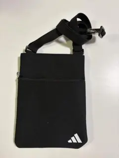 adidas ブラック サコッシュ　ミニショルダー