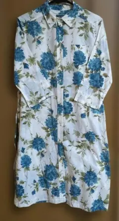 カリネ　青い花柄シャツワンピース　日本製のサムネイル