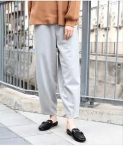 【新品】LAKOLE　起毛ツイルバレルパンツ　Sのサムネイル