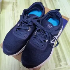 New Balance Fresh Foam ネイビー スニーカー　25.5