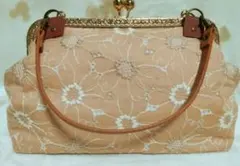 エンブロイダリー　がま口　ハンドバッグ　ポーチ　小物入れ　手提げ　ハンドメイド