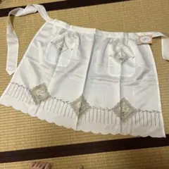 花柄刺繍 オフホワイトのサロンエプロンのサムネイル