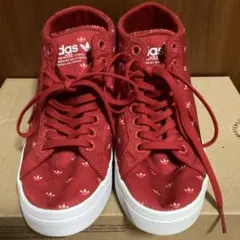 アディダス　スニーカー