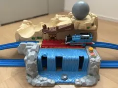 【廃盤】プラレール にげろ!トーマス！ボルダーのゴロゴロ山セット