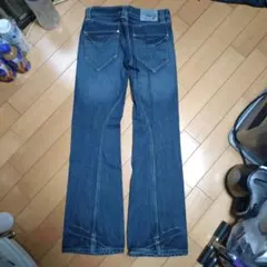 Item thumbnail for item f3f00415-a5e5-432b-b4cf-3901f54eeb41