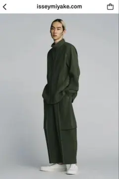 新品オムプリッセ / HOMME PLISSE CARGO カーゴ パンツ アイテムのご紹介「CARGO」 – isseymiyake.com