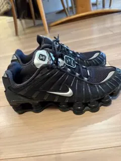 ナイキ ウィメンズ ショックス TL オフノワール メタリックシルバー