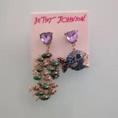 BETSEY JOHNSON　カラフル魚ピアス　リゾートにものサムネイル