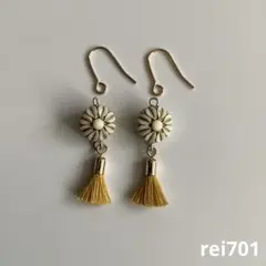 No.180 シンプル　タッセル×ドイツビーズ　アンティーク　ピアス　イヤリング