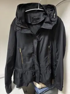 ZARA BASIC ブラック フード付きジャケットのサムネイル