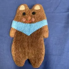 羊毛フェルト クマ型ポーチ