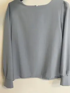 ブラウス　水色