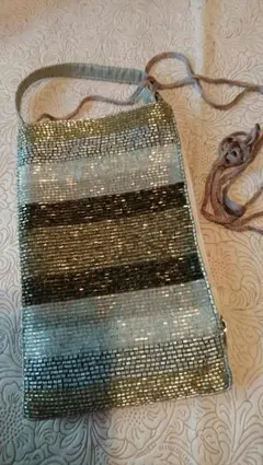 ビーズのスマホポーチ