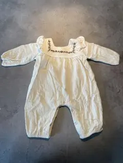 刺繍入りクリーム色ロンパース 73サイズ
