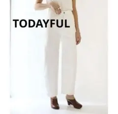 トゥデイフル ホワイトデニム TRACY'sデニム バレルパンツのサムネイル