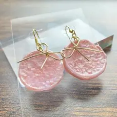 ピンク 花 大ぶり ゴールド リボン ハンドメイドピアス 桜 春 アクセサリー