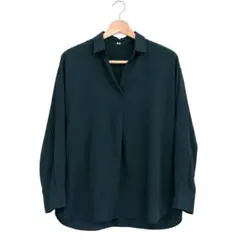 UNIQLO ⭐︎レーヨンエアリースキッパーブラウス　ダークグリーン　Ｍ