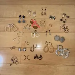 ピアスまとめ売り 23個 無印良品 アクリル収納スタンド付き