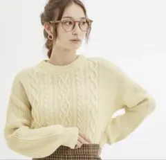 GU ケーブルクルーネックセーター　オフホワイト　Mサイズ　レディース