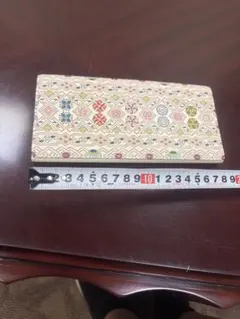 和柄 長財布 クリーム地 伝統文様のサムネイル