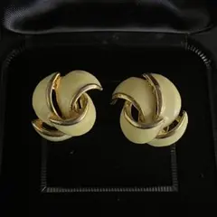 Item thumbnail for item 3df6a128-0361-47e2-b098-719c494fd057