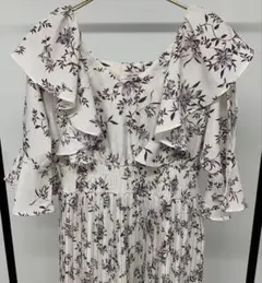 mily bilet フリル襟花柄肩スリットワンピース L