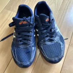 asics ネイビー スパイクシューズ