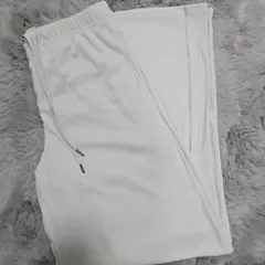 GU ホワイト カジュアルパンツ