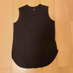 UNIQLO ノースリーブTシャツ