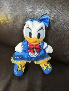 ディズニー　パルパルーザ ぬいぐるみバッジ　デイジー　ぬいぐるみ