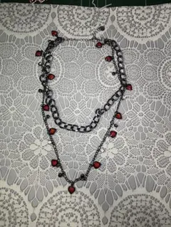 多層チェーンチョーカー 赤いハート型パーツ