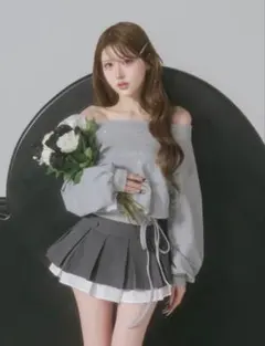 ダーリッチ ウエストデザインビジューオフショルダートップスGRY