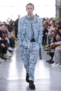 値下げなし。期間限定価格4/13までsacai✖️Dr.wooグレーのサムネイル