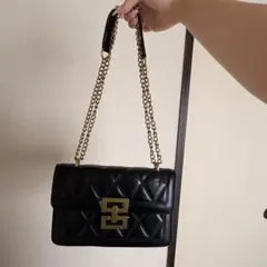 ブラックレザーショルダーバッグ キルティングデザイン