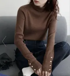 ディスコート　リブ袖口ボタンタートル　ブラウン