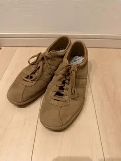 adidas タバコ　スニーカー ブラウン